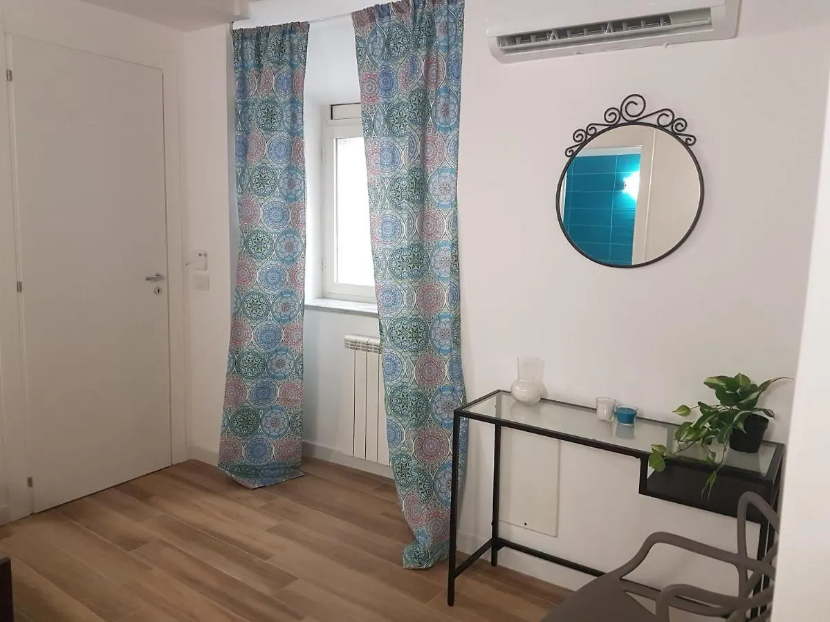 Rega Holiday House Naples Bed & Breakfast