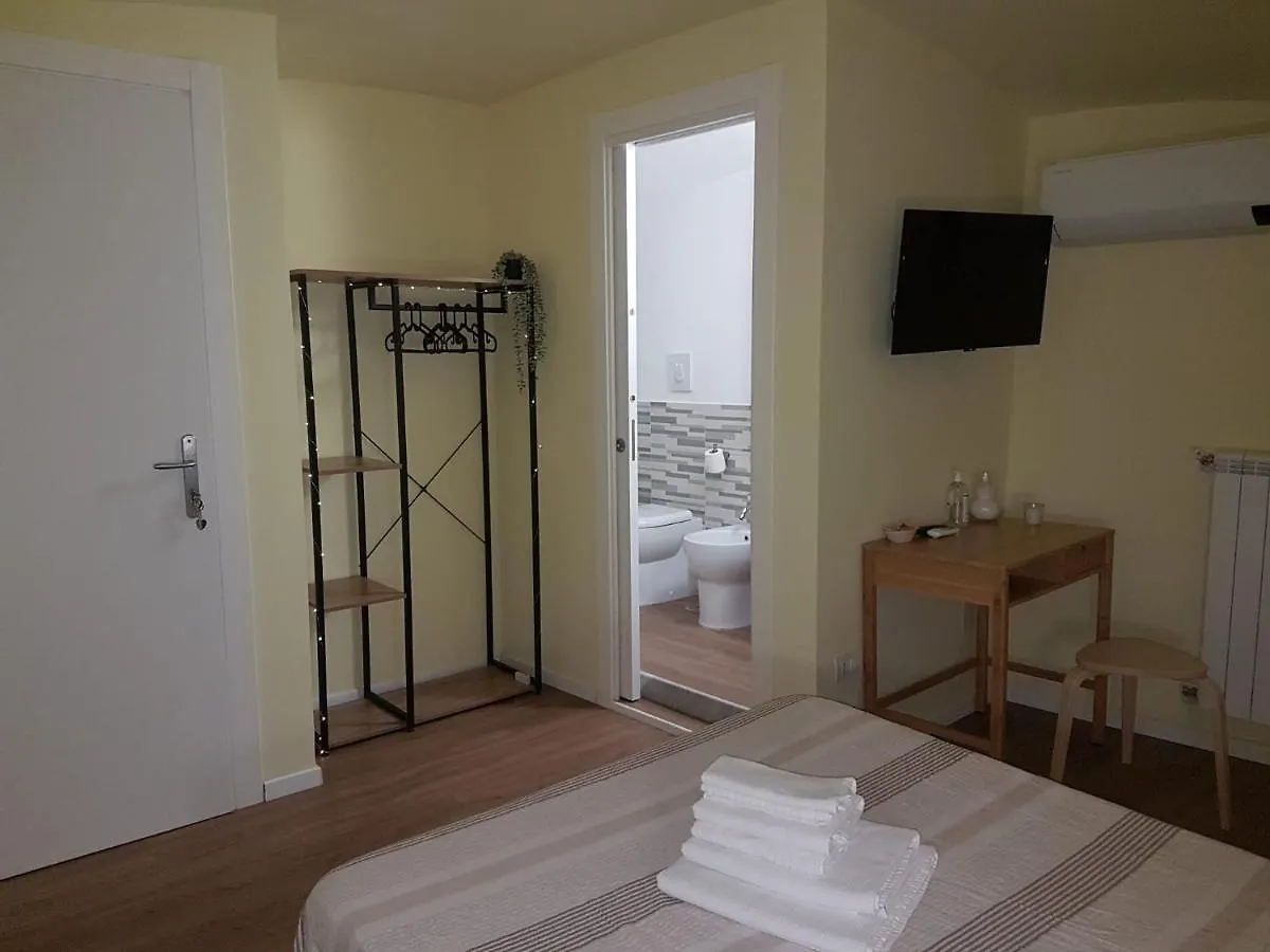 Bed & Breakfast Rega Holiday House Naples Italy